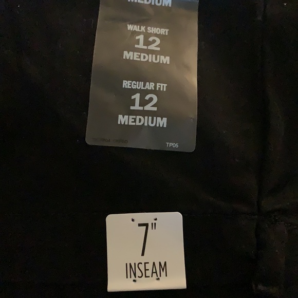 Lee Women's Regular Fit Chino Walkshort - Picture 6 of 6